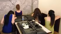 Bỏ công nhân may, xin sang làm massage kích dục cho khách