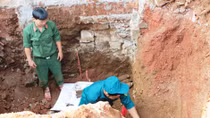 Đào móng nhà, phát hiện hầm đạn pháo sót lại sau chiến tranh