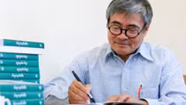 Nhà thơ Nguyễn Duy : " Thời gian đi, xám mặt đỉnh đồng "