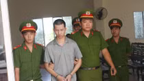 Bé gái ở với bà bị cậu ruột hiếp dâm