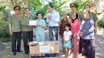 Niềm vui của nữ nghệ nhân “giữ lửa” các làn điệu bài chòi cổ