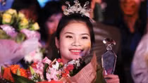 Xương rồng vẫn nở hoa