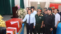 Phó Chủ tịch Quốc hội Đỗ Bá Tỵ kiểm tra công tác bầu cử và ứng trực của BTL CSCĐ