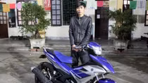 Mượn xe máy đi cầm cố lấy tiền tiêu xài