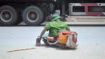 “Nhặt” được vợ sau 30 năm ăn mày thiên hạ