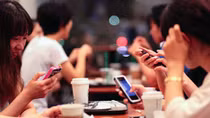 Lạm dụng quá mức thiết bị điện tử hiện đại dẫn tới hỏng thị lực