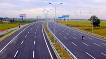Nhóm "người bay" trên quốc lộ 1A sa lưới