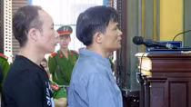 Môi giới bán giúp bạn 18 bánh heroin