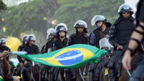 Cảnh sát đối phó với nạn phe vé Olympic Rio 2016