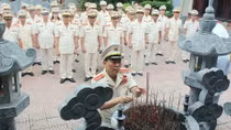 Tổng cục Chính trị CAND dâng hương tưởng nhớ Chủ tịch Hồ Chí Minh
