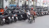 Vi phạm tại các bãi trông giữ xe: Bao giờ hết cảnh bắt cóc bỏ đĩa?