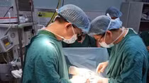 Liên tiếp nhiều vụ trẻ bị tai nạn nhập viện do người lớn bất cẩn