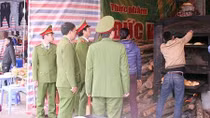 "Bà hỏa" dòm ngó Lễ hội Chùa Hương