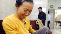 Suy thận vẫn đi bán rau làm từ thiện
