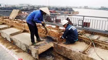Cầu An Thái bị "trọng thương" sau vụ tàu đâm tạm thông xe