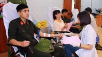 Đoàn viên thanh niên Tổng cục VIII tham gia hiến máu nhân đạo