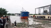 Đồng hành cùng ngư dân vươn khơi, bám biển