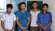 Bắt nhóm đối tượng đòi "bảo kê máy gặt" của nông dân