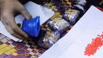 Đang mang ma túy đi bán thì bị tóm