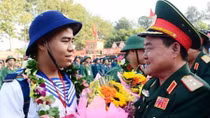 Hơn 18.000 thanh niên Quân khu 7 nô nức nhập ngũ