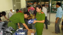 Bắt quả tang 3 đối tượng buôn lậu 80 nghìn bao thuốc lá lậu