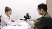 Bắt một phụ nữ vận chuyển ma túy đá