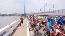 Nợ nần quẫn bách, nam thanh niên nhảy sông tự tử