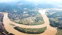 Bất thường ở siêu dự án sông Hồng