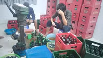 Biến bia rẻ tiền thành đắt tiền tung ra thị trường dịp Tết