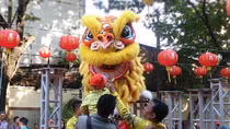 Rộn ràng tiếng trống lân ngày đầu năm