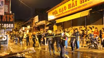 10 người kêu gào trong đám cháy giữa đêm