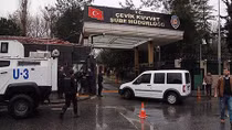 Tấn công khủng bố vào xe buýt cảnh sát tại Istanbul 