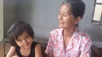 Lớp học tình thương của bà giáo già