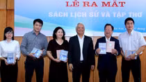 Ra mắt sách “65 năm lịch sử Ủy ban Hòa bình Việt Nam” và tập thơ “Tiếng hát Hòa bình”