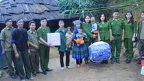 Học viện CSND hỗ trợ em bé người Mông chữa trị ung thư