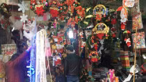 Sôi động dịch vụ quà tặng, đồ trang trí Giáng sinh 2015