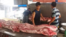 Chế tài hở, thịt bẩn, thịt “độc” ùn ùn vào bữa ăn 