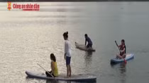 Môn thể thao lướt ván đứng thu hút giới trẻ Hà thành 