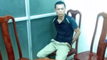 Cảnh sát cơ động bắt đối tượng 'ôm' 5 bánh heroin