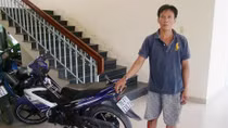 Người dân bắt giữ con bạc 'khát nước'