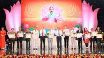 Trao giải thưởng về chủ đề 'Học tập và làm theo tấm gương đạo đức Hồ Chí Minh'