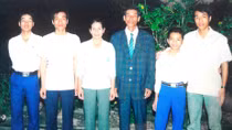 Vợ chồng nông dân vượt khó nuôi 4 con vào đại học