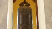 Trộm cả chuông nhà chùa