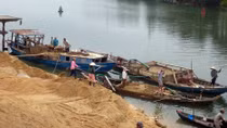 Cần một ‘bàn tay sắt’ để chống ‘cát tặc’