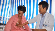 Đi đánh cá, một ngư dân bị bắn trúng ngực phải
