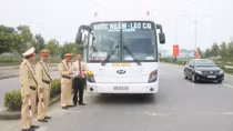 Xe siêu trường, siêu trọng chở quá tải vẫn nhức nhối ở Lào Cai
