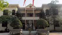 Chủ tịch phường bị đình chỉ công tác vì lơ là chống dịch 