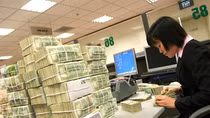 Cần tách vàng và ngoại tệ (USD) ra khỏi lưu thông