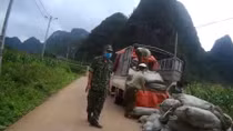 Xử phạt 60 triệu đồng, tịch thu trên 2 tấn nguyên liệu thuốc lá không rõ nguồn gốc 