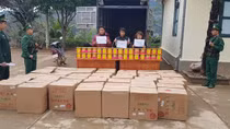 Bắt 3 đối tượng đang nhập lậu 1,3 tấn pháo hoa 